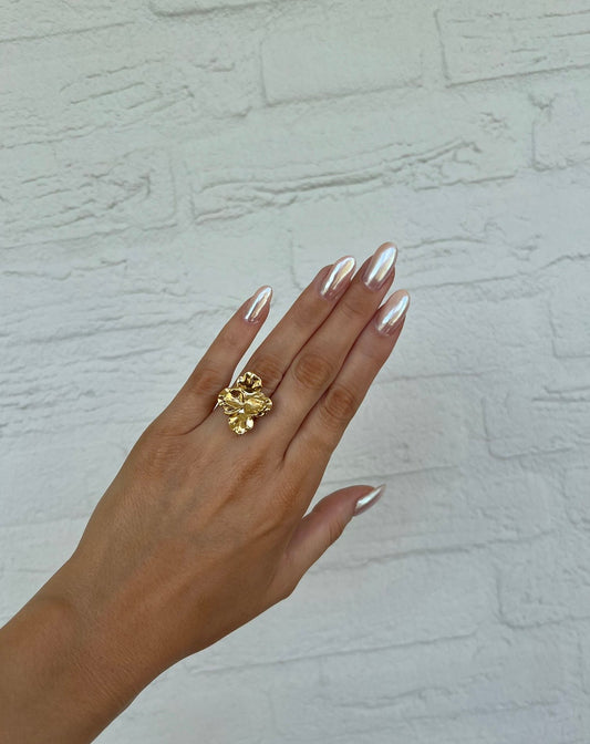 Lily ring
